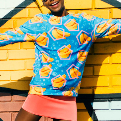 Синий свитер с бананами